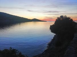 House Petra, hotel v mestu Žirje