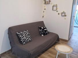 village house, Hotel in Villegly