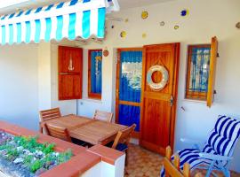 Trilocale a 150 mt dal mare di Marcelli - M244, ξενοδοχείο σε Marcelli