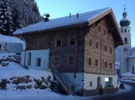 Uriges Alpen-Apartment Juen Stefan
