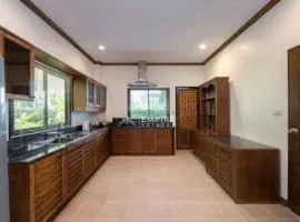 Pool Villa Ao Pro