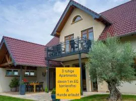 Dahem-Apartments - ruhig Parkplatz Rhein Main Gebiet gut erreichbar - App 1 barrierefrei mit Kamin Garten und Hund - App 2 mit Balkon