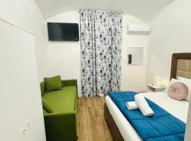 Western Termini Guest House