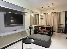 The Mindful Home - 2BR Cozy Condo near NAIA