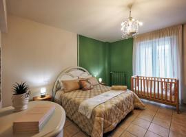 Spacious Vintage Style Apartment, hotel v destinaci San Giovanni Rotondo