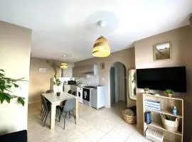 Cozy 2BR Beach Apt, Perfect for Getaways