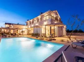 Villa Galla - Heated pool, Sea view, Jaccuzzi, Modern design