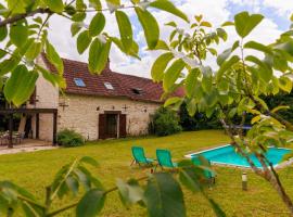 Maison de charme proche Sancerre avec piscine, hotel a Groises