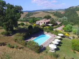 Cottage Le Ginestre con piscina in Val d'Orcia