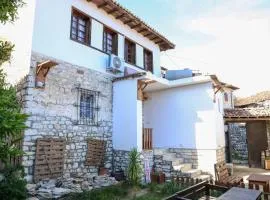 Villa Maria - Berat Castle