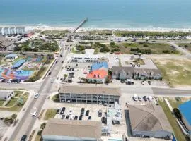 Cozy 1-Bedroom Condo with Pool Access in Ocean Isle Beach