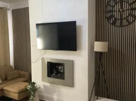 Traditional Central Home-Games Room-Free Parking