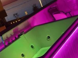 Luxury Beach House, hotel v Bari