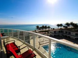 Castle M16 Oceanview Loft with Beach access, Pool, Tennis and Free Parking!