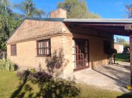 Quinta en colastine con pileta, hotel u gradu Colastiné