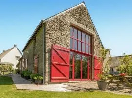 Cozy Home In Saint Lyphard With Wifi