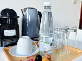 chambre double，位于沙勒罗瓦的公寓式酒店