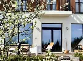 Zagroda na Pacanach、Iwkowaのホテル