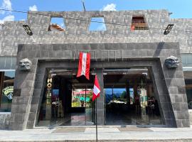 Machu Picchu Selva Hotel, hotel near Alfredo Vásquez Cobo International Airport - LET, Isla Chinería