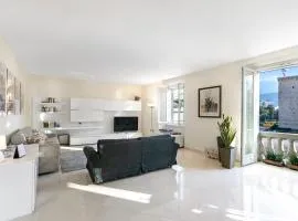 Life & View Luxury Apartment