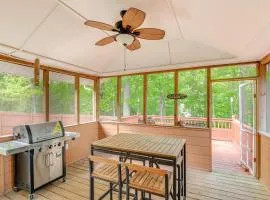 Cozy Hermitage Home with Deck 11 Mi to Nashville!