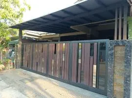 ALF HomeStay Balok Gebeng