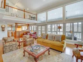 Screened-In Porch with Views Hot Springs Getaway!