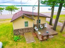 Wisconsin Lakeside Cottage with Deck, Views