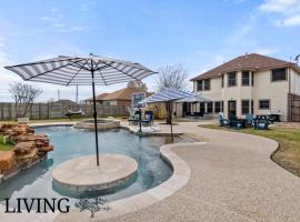 Luxurious Home with Huge Pool, Hotel in Willis