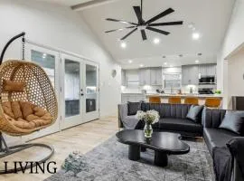 Luxury 4Bd 2Ba w Hot-Tub & Cinema Room - 14 guest
