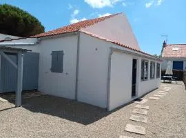 Maisonnette Individuelle Proche Centre Ville à La Faute-sur-Mer - FR-1-476-131