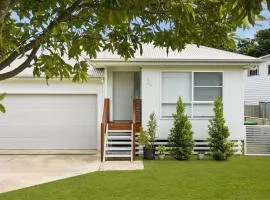 Modern in Margate with Pool