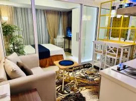 We Vibe, Azure Urban Resort Residences