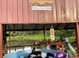 Kerlingfornia Pond View Homestay, hotel v destinaci Kerling