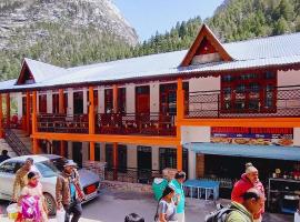 Hotel Chandra Lok Cottage Kabra Niketan, hotel v destinaci Gangotri