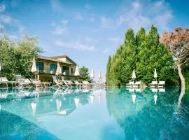 Hotel with swimming pool in San Donato Fronzano