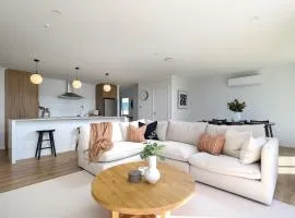 Berryfields Luxury Gem - New Home Richmond