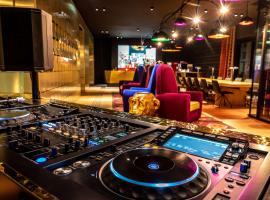 Me and All Hotel Dusseldorf Oberkassel, by Hyatt