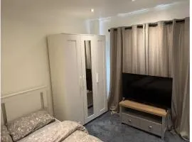 Luxurious & Beautiful Room With Double Bed-Own TV