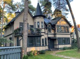Dacha Apart Hotel, hotel com estacionamento em Jūrmala