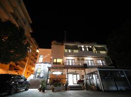 Hotel Salvadore, khách sạn ở Vlorë