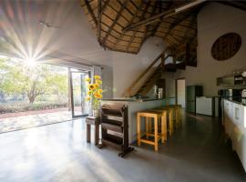 Raptors Luxury Farmhouse, hotel en Hoedspruit
