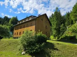 House Rogla Jurgovo a Skiin Skiout Riverside