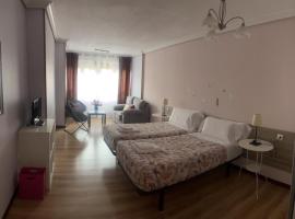 Alojamientos Olga, hotel near Pamplona Airport - PNA, 