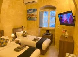 Ancient Maltese House with modern interior 3 min away from Airport TAL-PINU