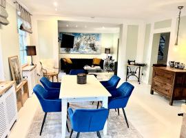 Maison Victors Farmhaus - Gutshaus mit 2 Appartements und exklusives Privathaus - Einzel- oder Gesamtbuchung, hotel in Rankwitz