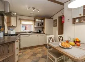 Chalet Monarch by Interhome