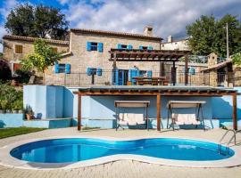 Viesnīca Villa Viera for 12 people in Central Istria with private pool & pet friendly pilsētā Račički Brijeg