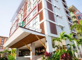 Crystal Jade Hotel, hotel s bazénem v destinaci Rayong