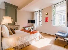 Le Petit Avignon - chambres & appartement à deux pas du Pont d'Avignon et du Palais des Papes、アヴィニョンのB&B